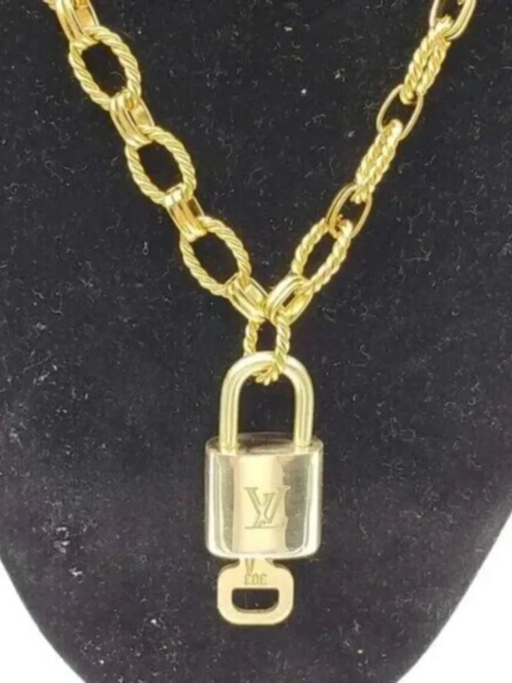 Authentic Louis Vuitton Lock & Key with Gold Plated Gold Chain Necklace 013126
